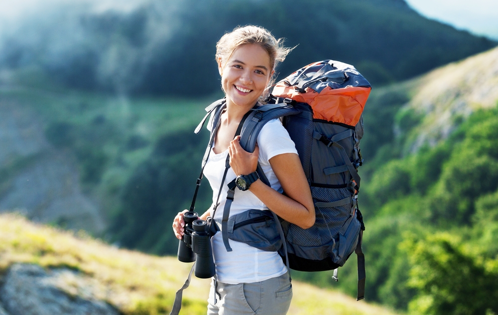 A Minimalist Packing List For Female Travelers: Lady Nomad Style